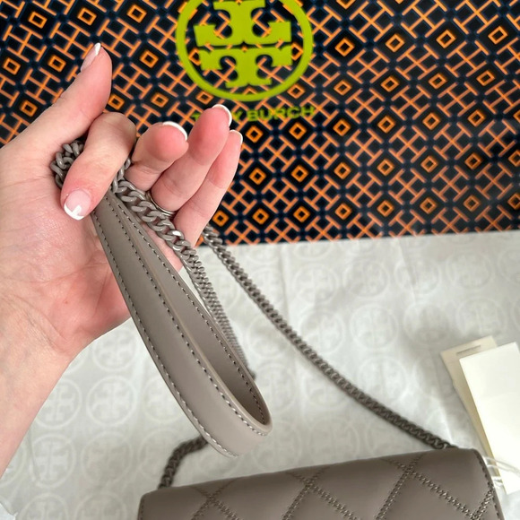 Tory Burch Willa Matte Chain Wallet Crossbody Bag Gray Heron Silver Grey - Picture 6 of 12